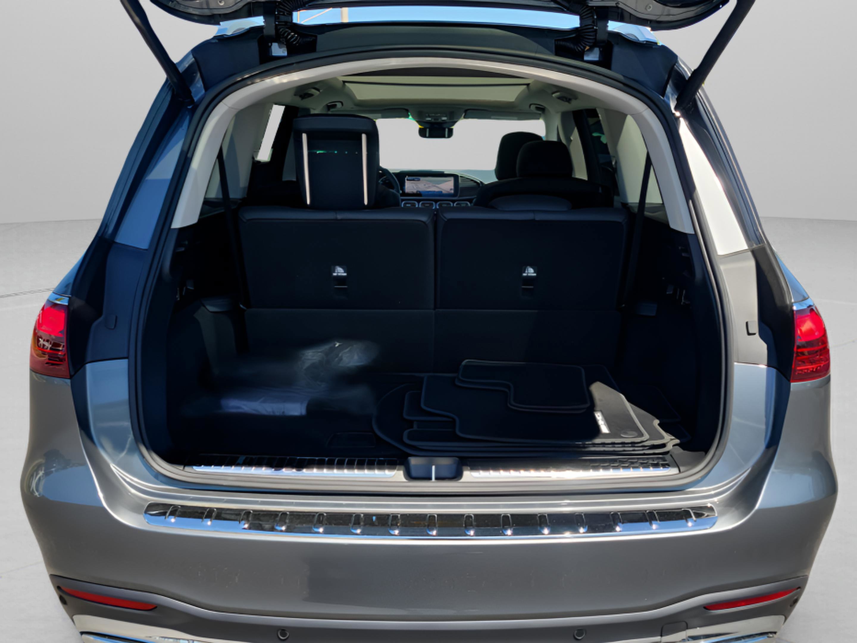 Used 2026 Mercedes-Benz GLS 450 4MATIC image 9