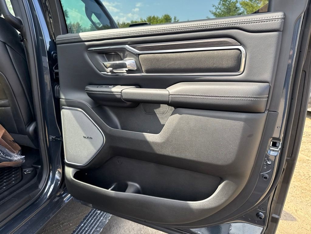 New 2026 RAM 1500 Laramie AWD/4WD image 30