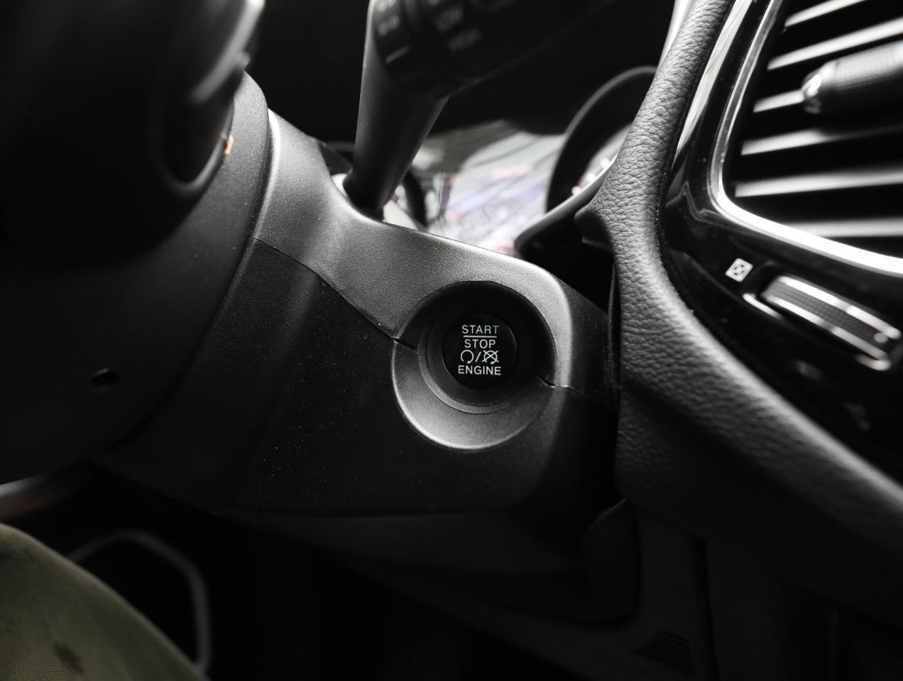 Used 2018 Jeep Compass Limited w/ Navigation Group image 24