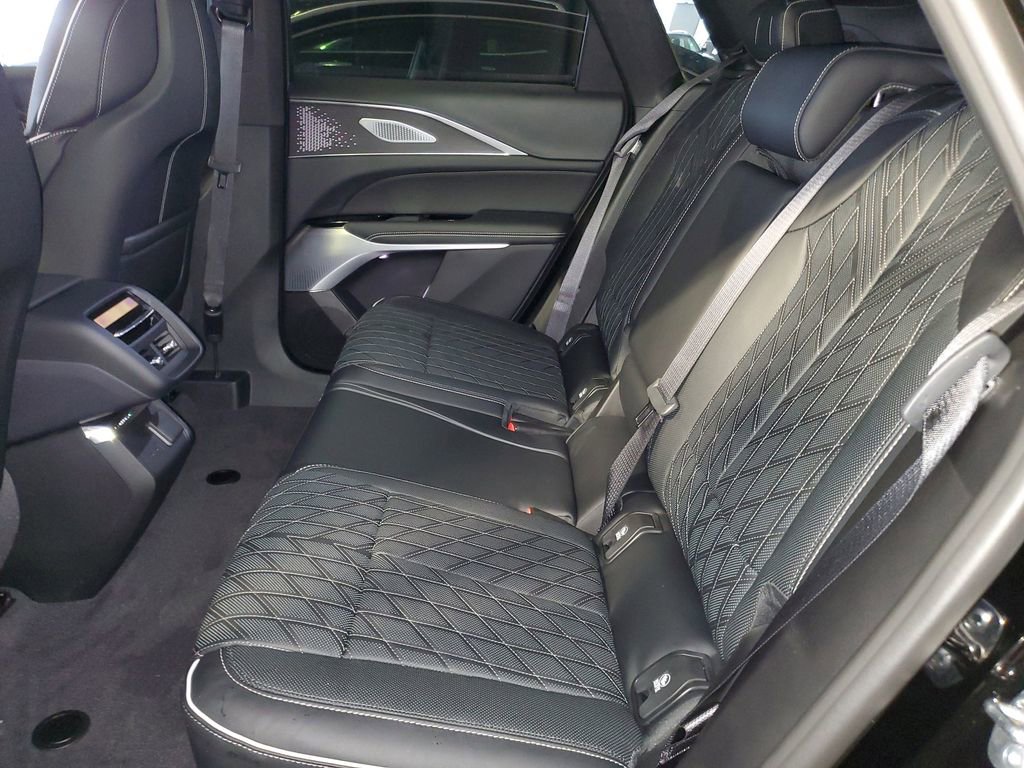 New 2026 Cadillac Lyriq V w/ Exterior Carbon Fiber Package AWD/4WD image 11