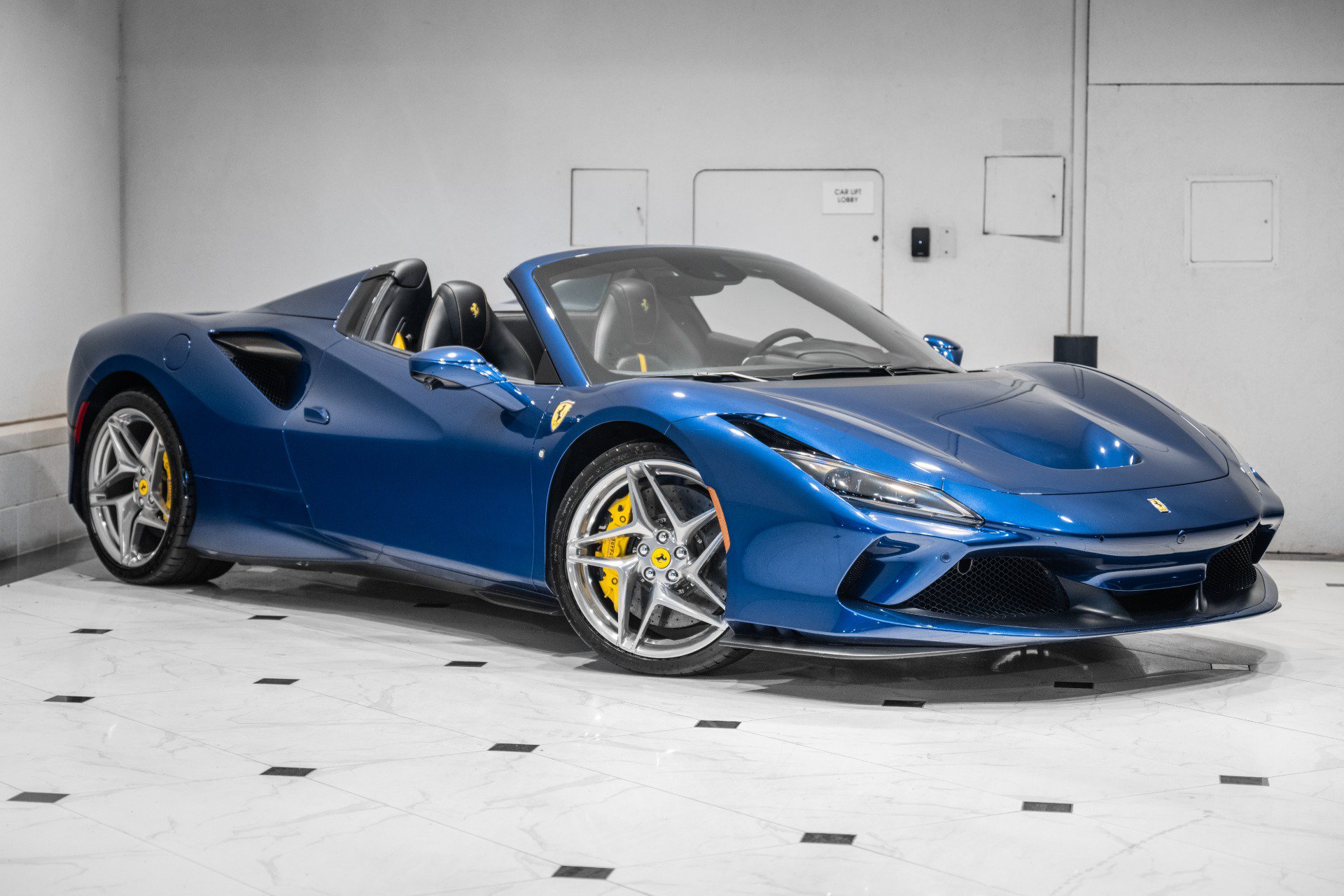 Used 2023 Ferrari F8 Tributo RWD image 1