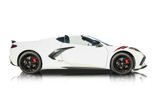 Used 2020 Chevrolet Corvette Stingray Premium Cpe w/ 3LT Preferred Equipment Group image 2