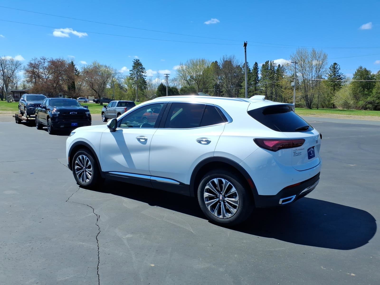 Used 2024 Buick Envision Preferred AWD/4WD image 3