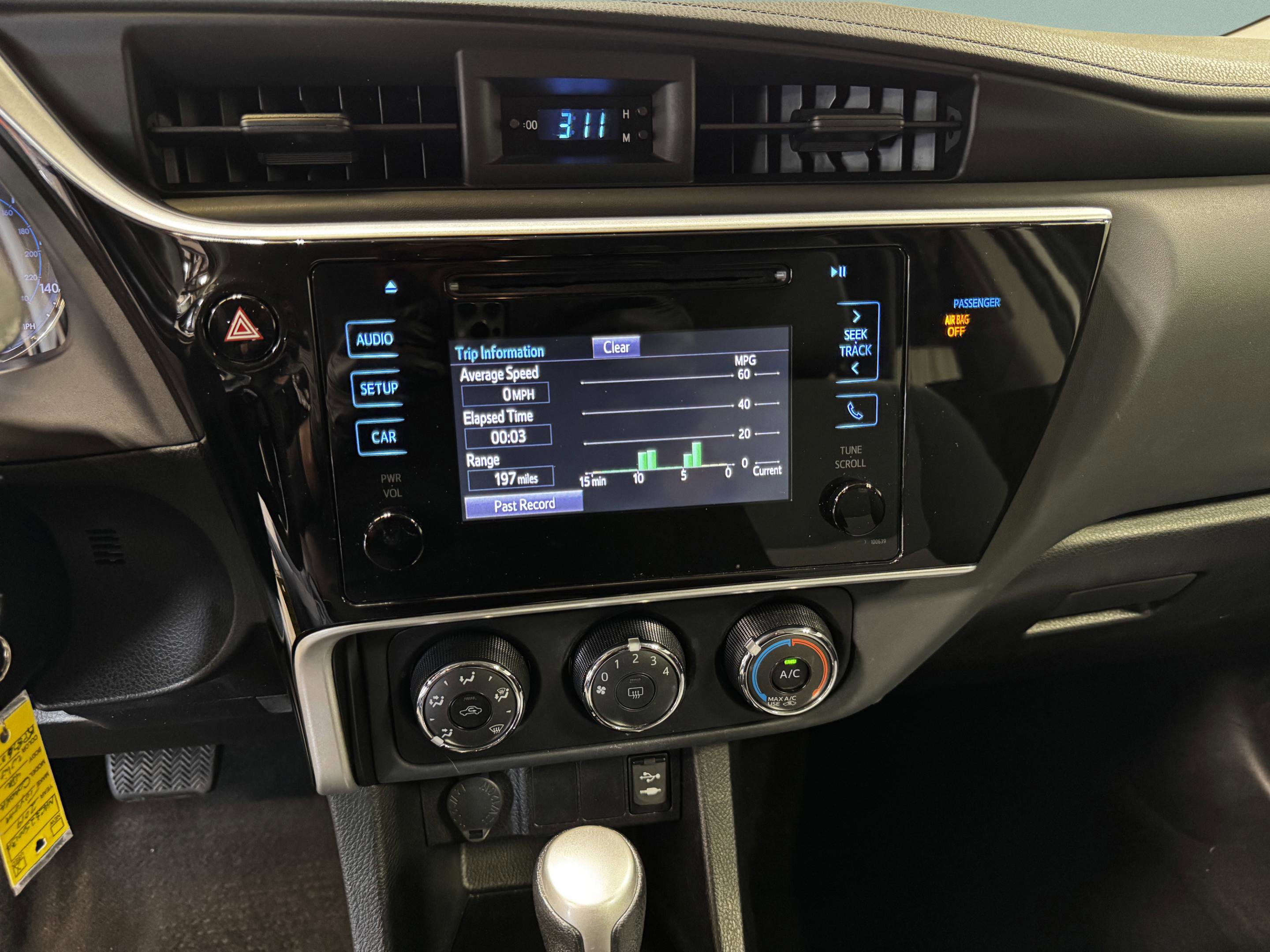 Used 2019 Toyota Corolla L image 9