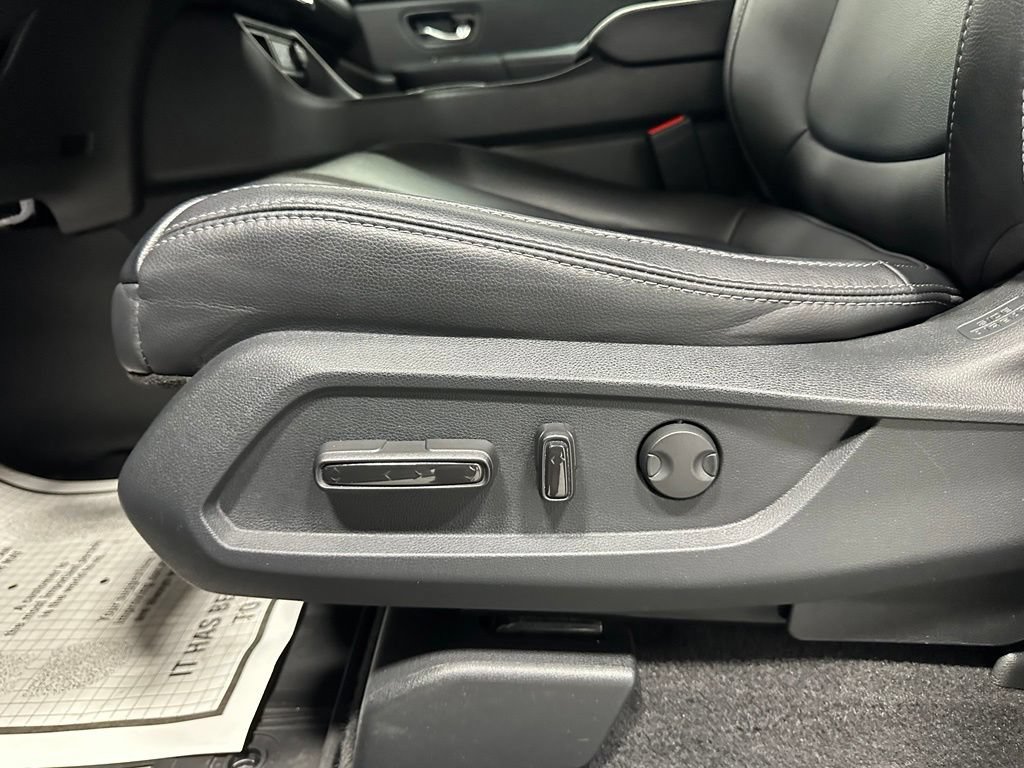 Used 2023 Honda Pilot EX-L image 12
