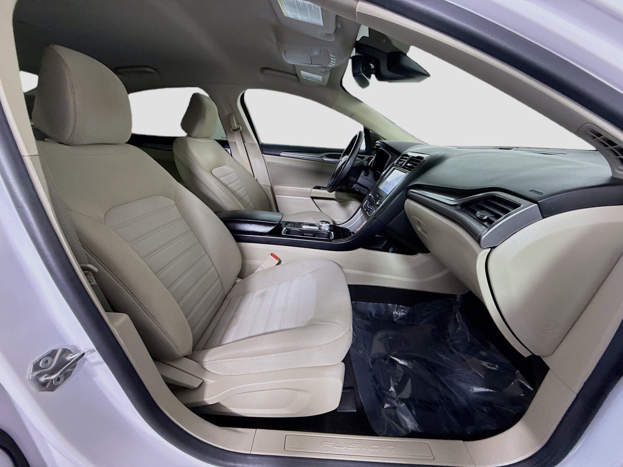 Used 2020 Ford Fusion SE image 29