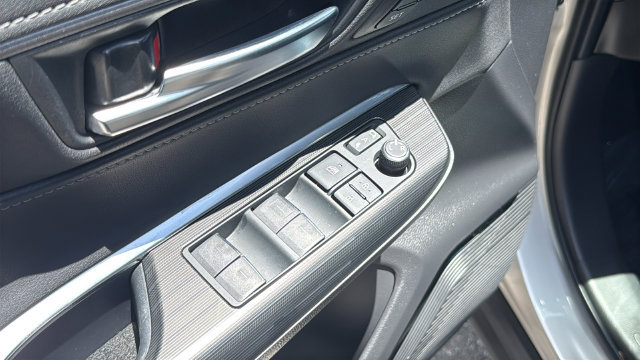 Certified 2023 Toyota Venza XLE AWD/4WD image 19