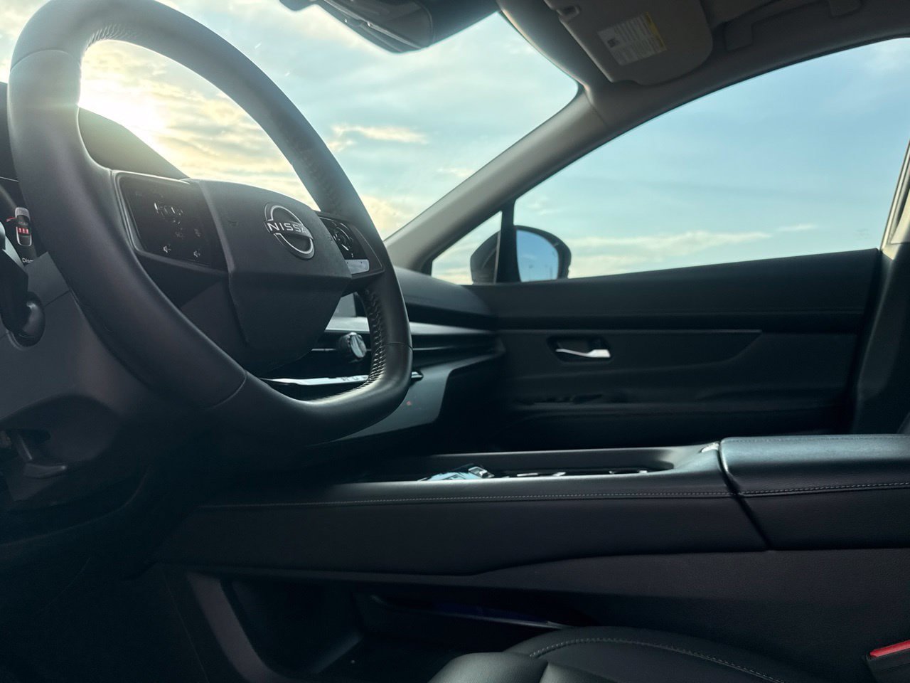 Certified 2025 Nissan Murano SV FWD image 39