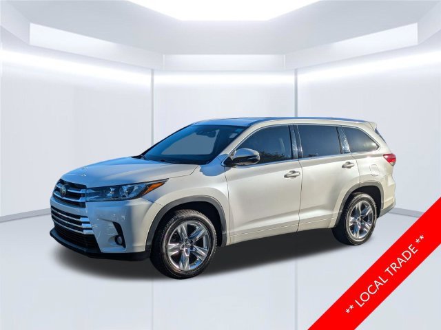 Used 2018 Toyota Highlander Limited FWD image 2