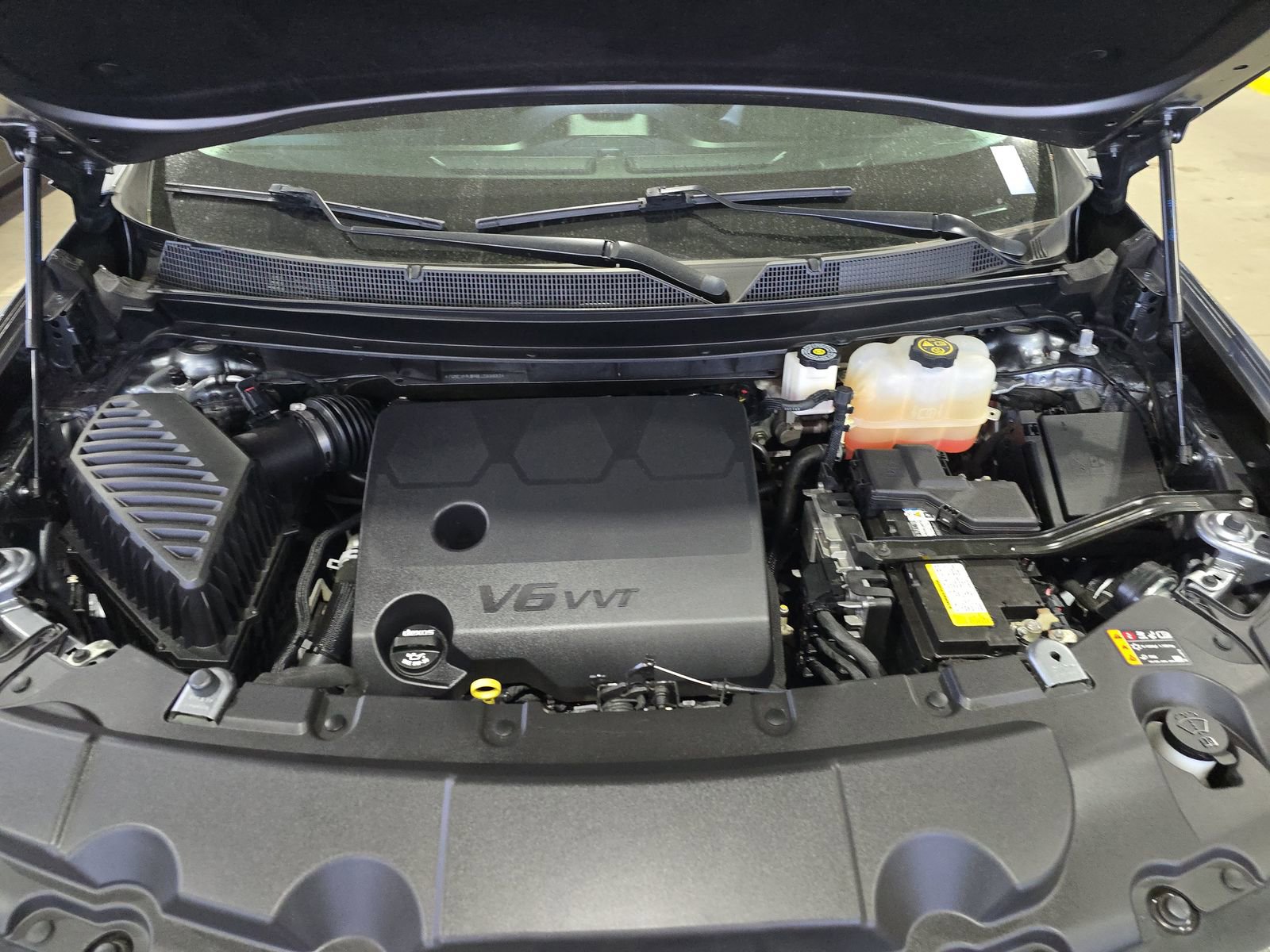 Used 2021 Chevrolet Traverse LT w/ LT Premium Package image 23