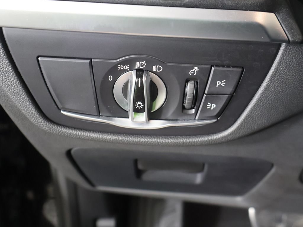Used 2025 BMW X4 xDrive30i AWD/4WD image 37