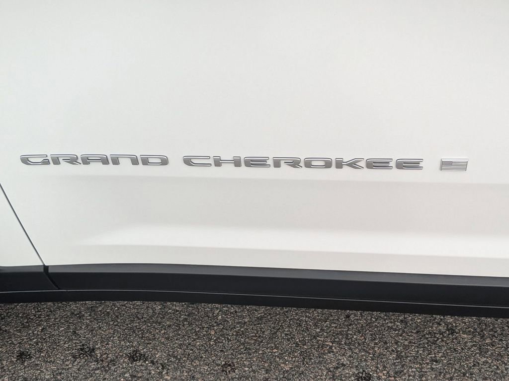 New 2025 Jeep Grand Cherokee L Limited w/ Trailer Tow Package image 10