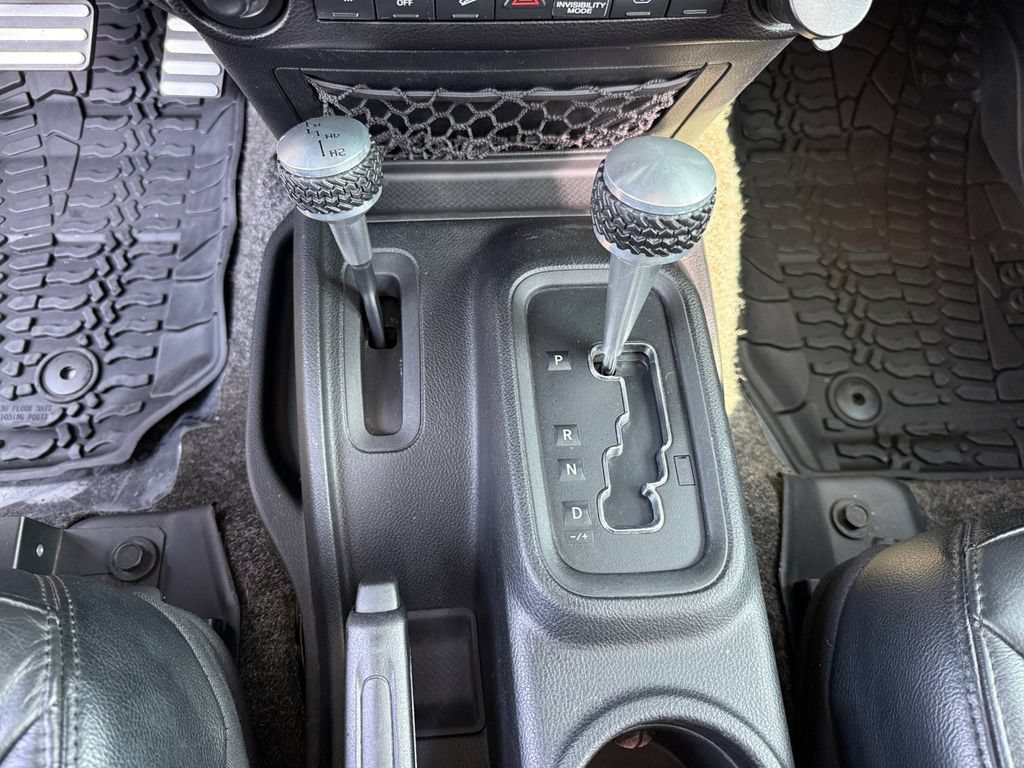 Used 2017 Jeep Wrangler Unlimited Sahara AWD/4WD image 20