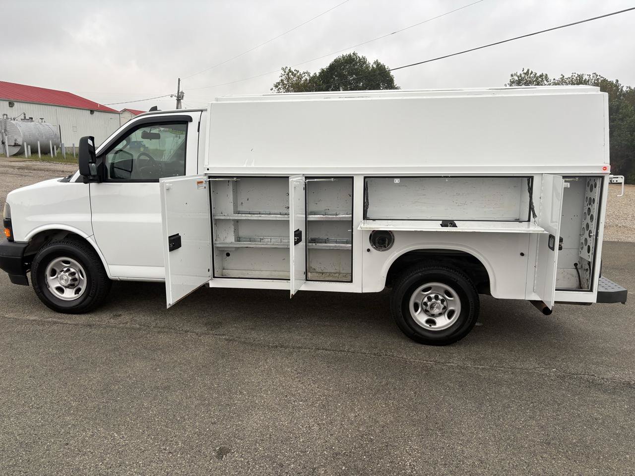 Used 2020 Chevrolet Express 3500 w/ Power Convenience Package RWD image 10