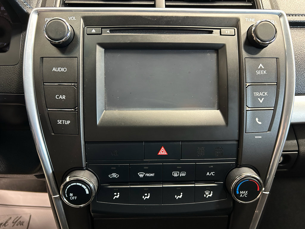 Used 2015 Toyota Camry SE FWD image 15