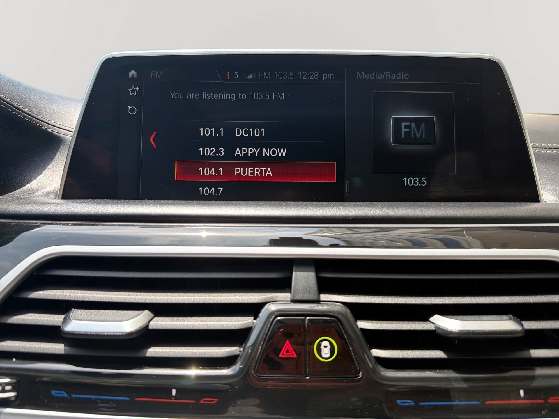 Used 2018 BMW 750i RWD image 12
