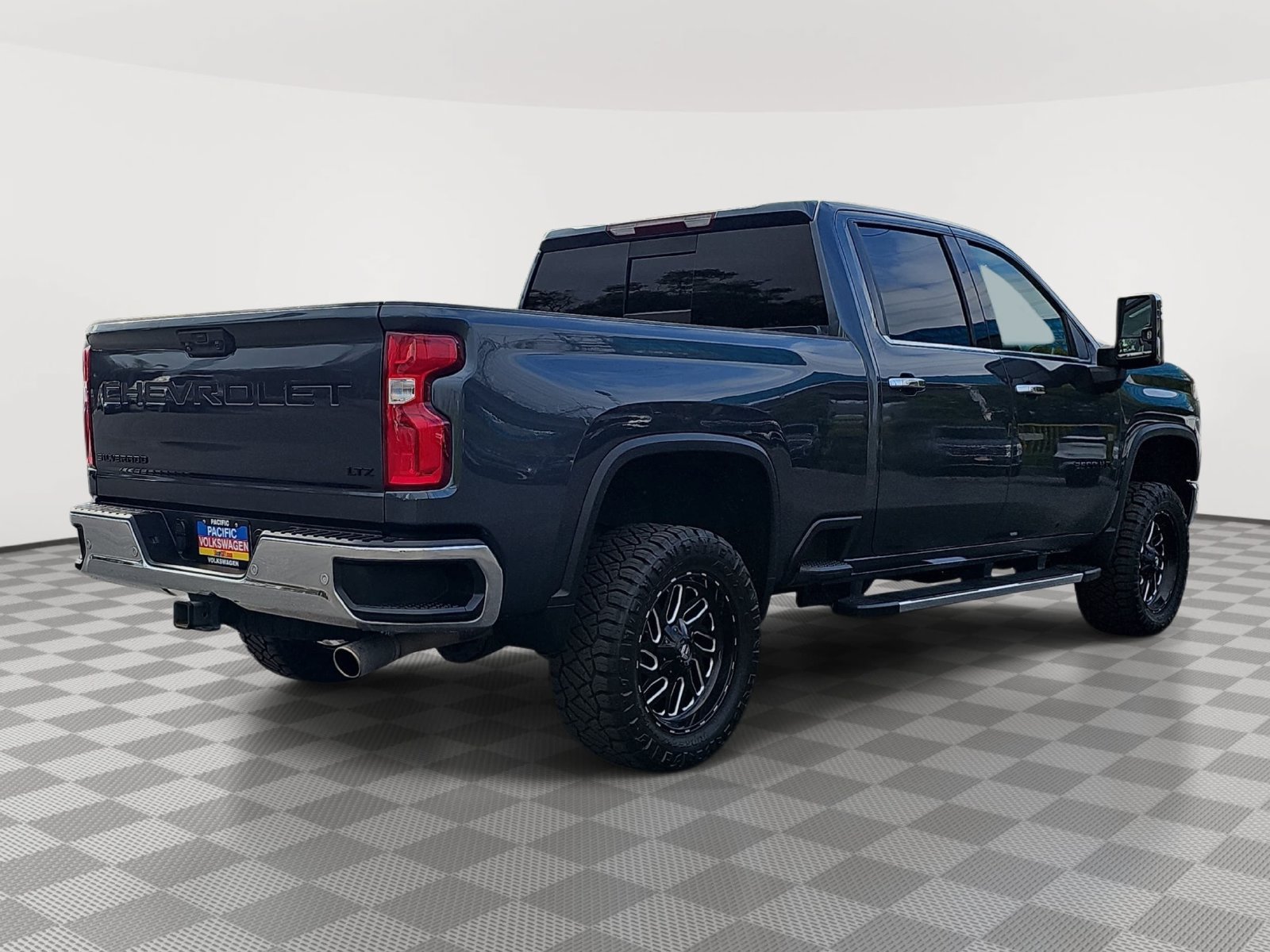 Used 2020 Chevrolet Silverado 2500 LTZ w/ LTZ Plus Package RWD image 5
