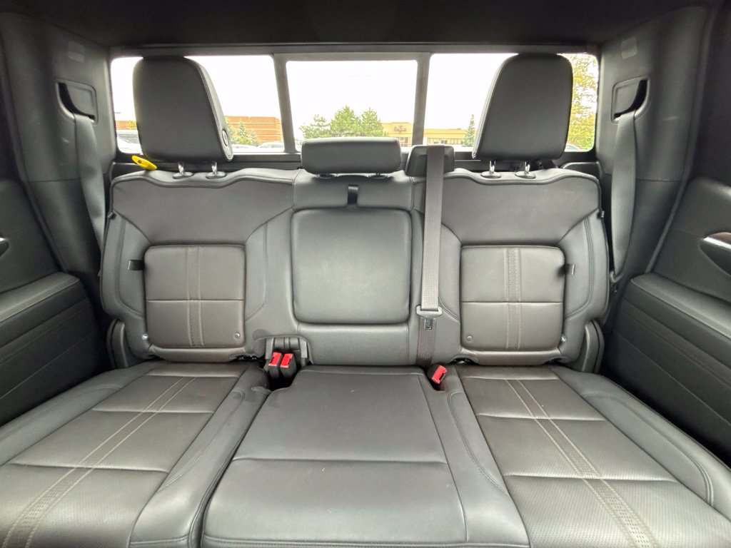 Used 2024 Chevrolet Silverado 1500 High Country RWD image 32