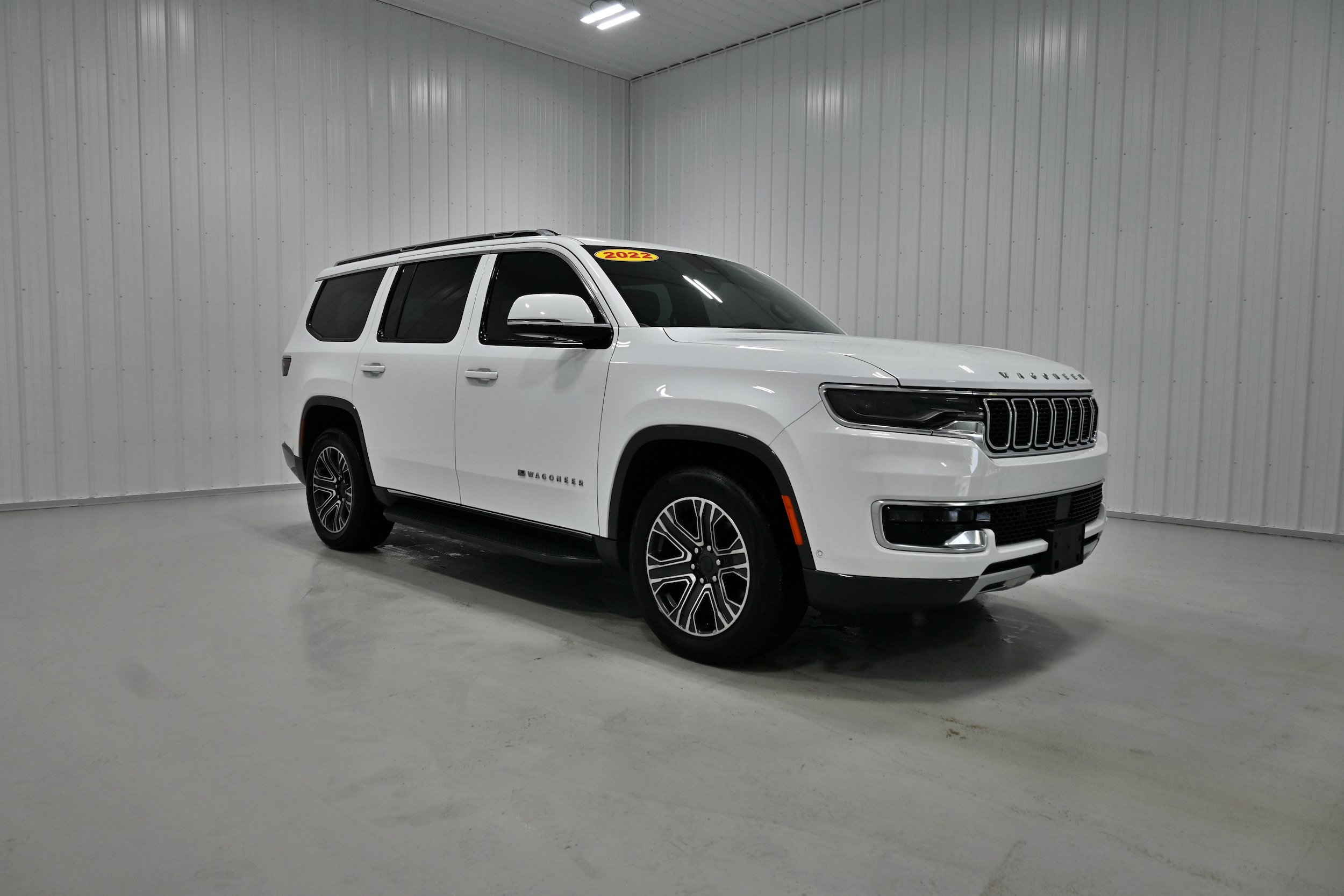 Used 2022 Jeep Wagoneer Series III AWD/4WD image 3
