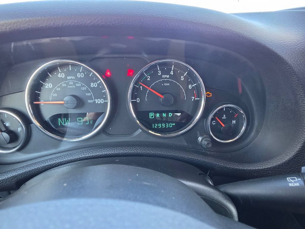 Used 2017 Jeep Wrangler Unlimited Rubicon w/ Connectivity Group AWD/4WD image 11