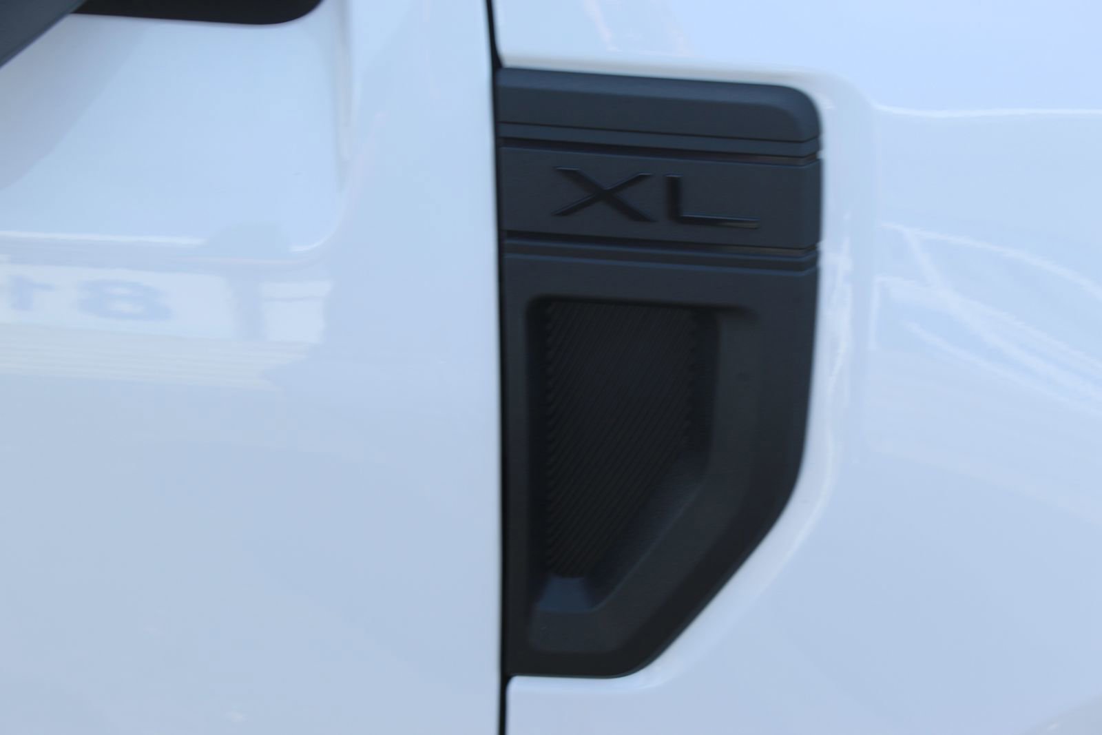 New 2025 Ford Maverick XL image 11