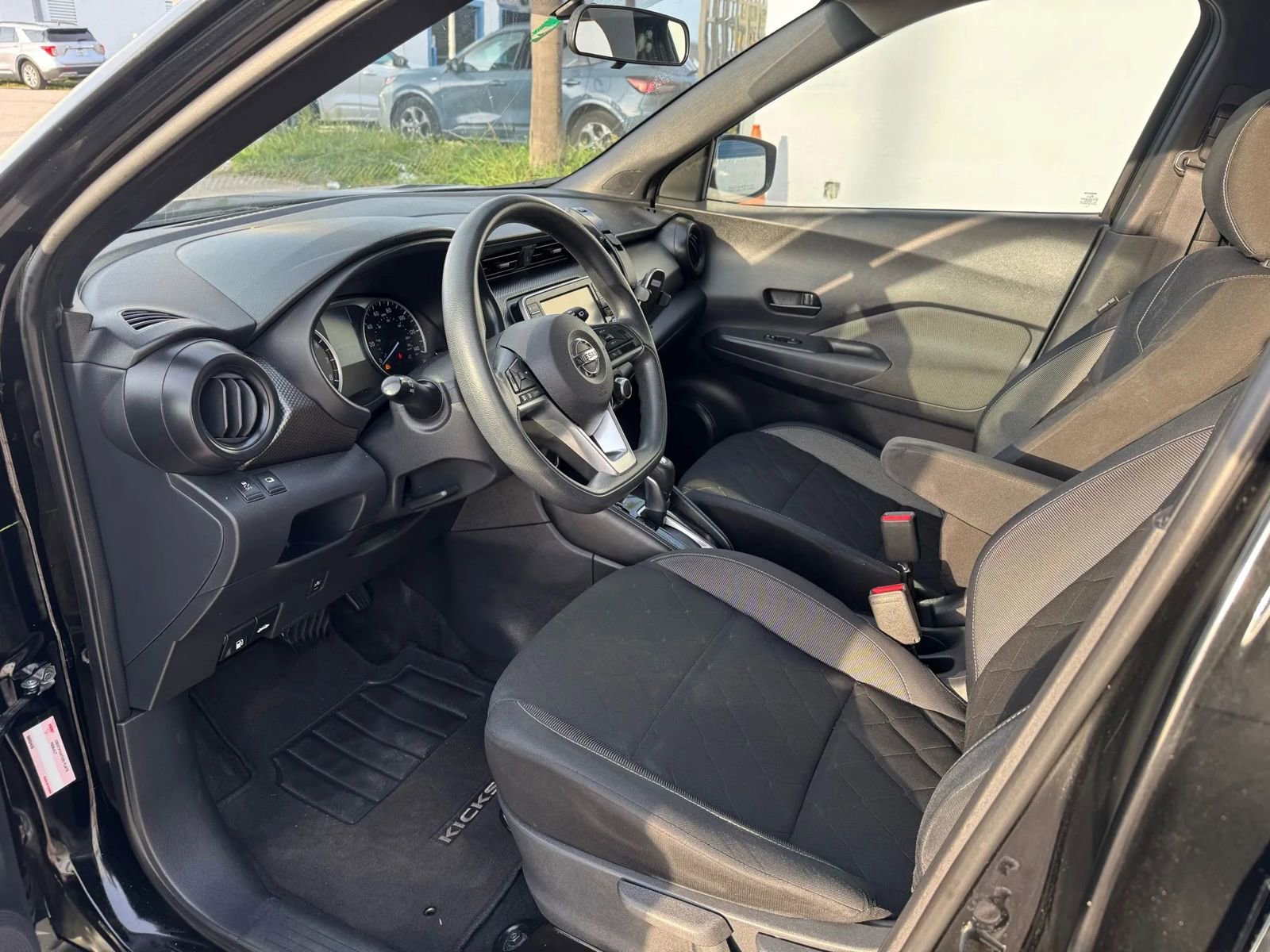 Used 2019 Nissan Kicks S image 9