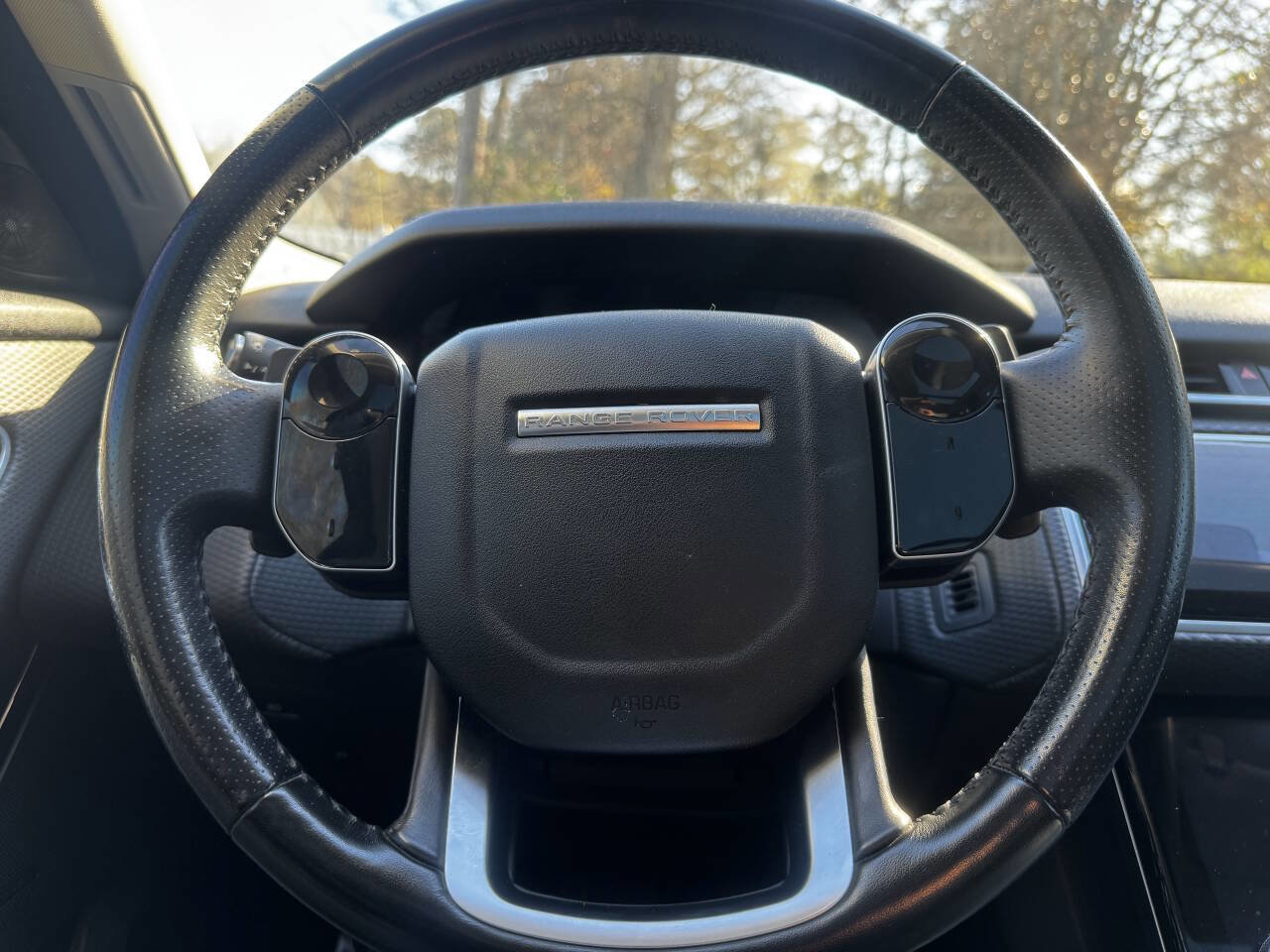 Used 2018 Land Rover Range Rover Velar S image 17