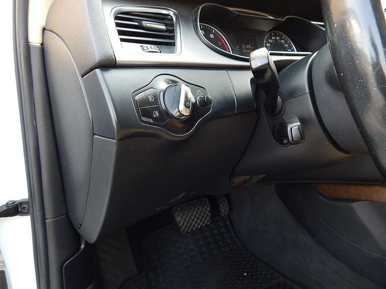 Used 2015 Audi A4 Premium Plus w/ Technology Package image 32