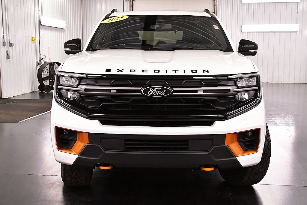 Used 2025 Ford Expedition Tremor AWD/4WD image 2