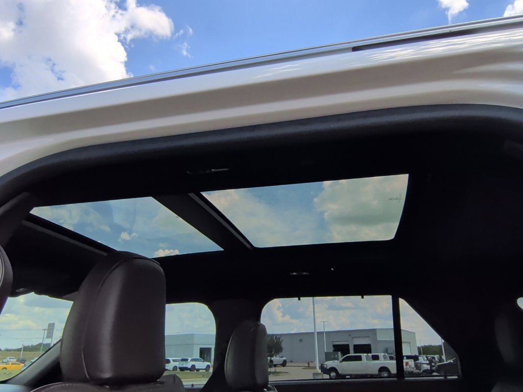 Used 2023 Ford Explorer King Ranch w/ Technology Package AWD/4WD image 24