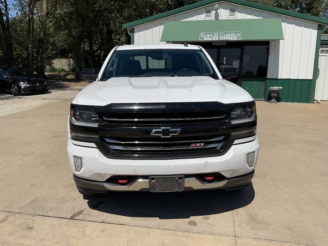Used 2018 Chevrolet Silverado 1500 LTZ Z71 w/ Redline Edition AWD/4WD image 3