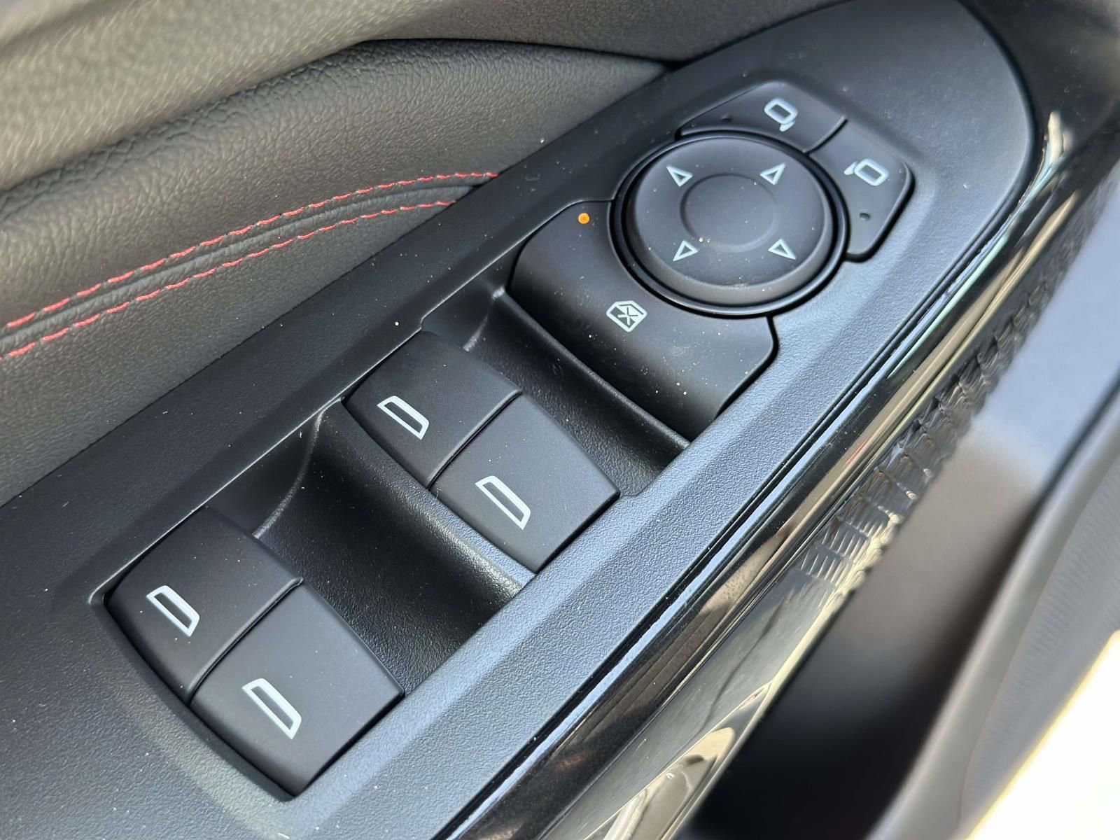 New 2026 Chevrolet Trax RS w/ Sunroof Package FWD image 20