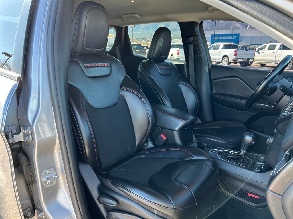 Used 2019 Jeep Cherokee Trailhawk w/ Comfort/Convenience Group image 19