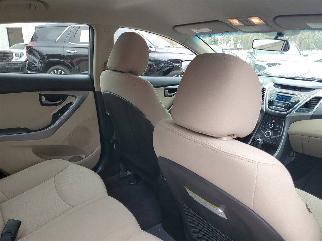 Used 2016 Hyundai Elantra SE image 31