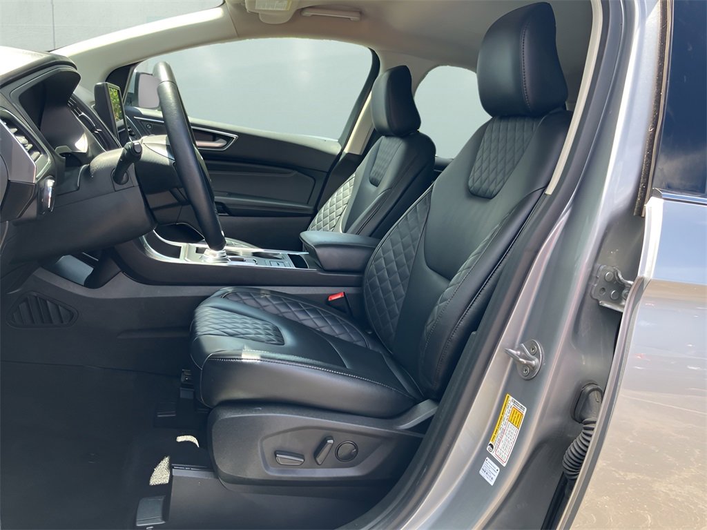 Used 2024 Ford Edge Titanium image 10