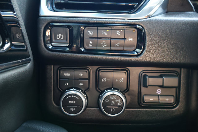 Used 2026 GMC Yukon Denali w/ Denali Reserve Package AWD/4WD image 18