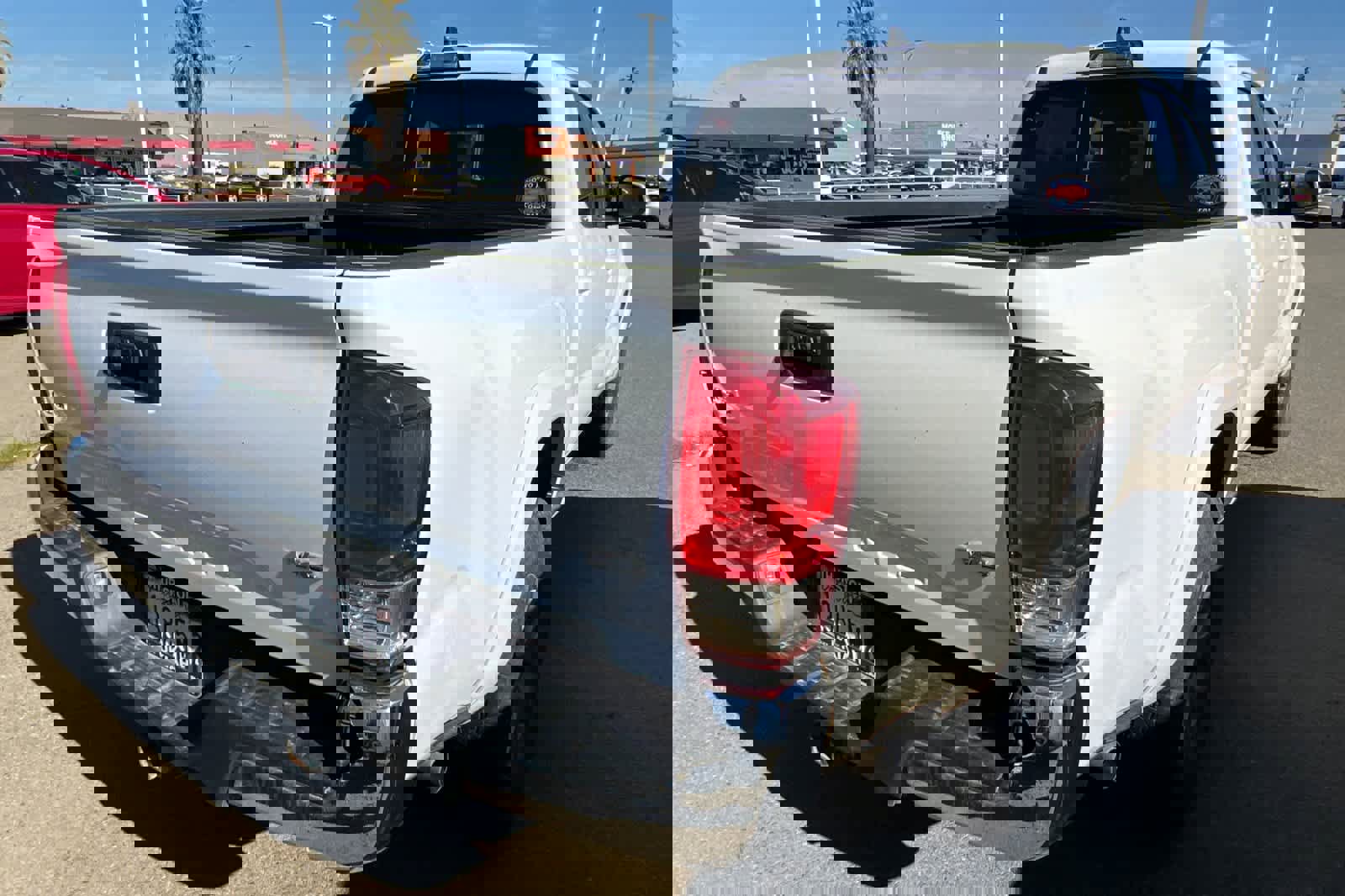 Used 2018 Toyota Tacoma SR5 image 2