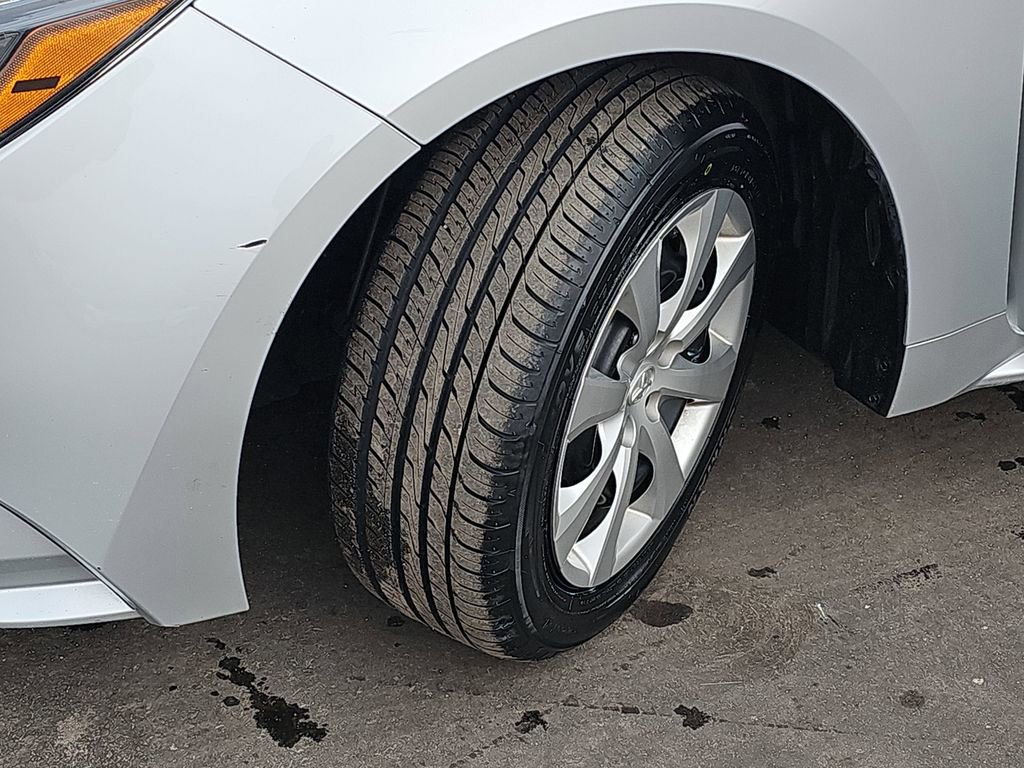 Used 2024 Toyota Corolla LE image 35