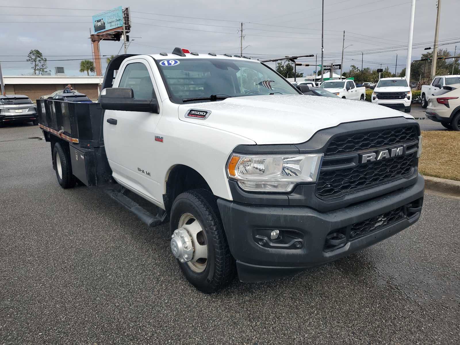 Used 2019 RAM 3500 Tradesman w/ Safety Group image 8