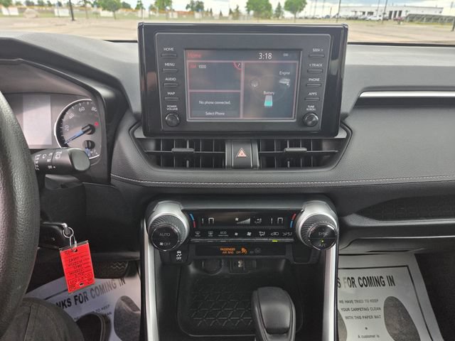 Used 2019 Toyota RAV4 LE w/ Carpet Mat Package AWD/4WD image 25