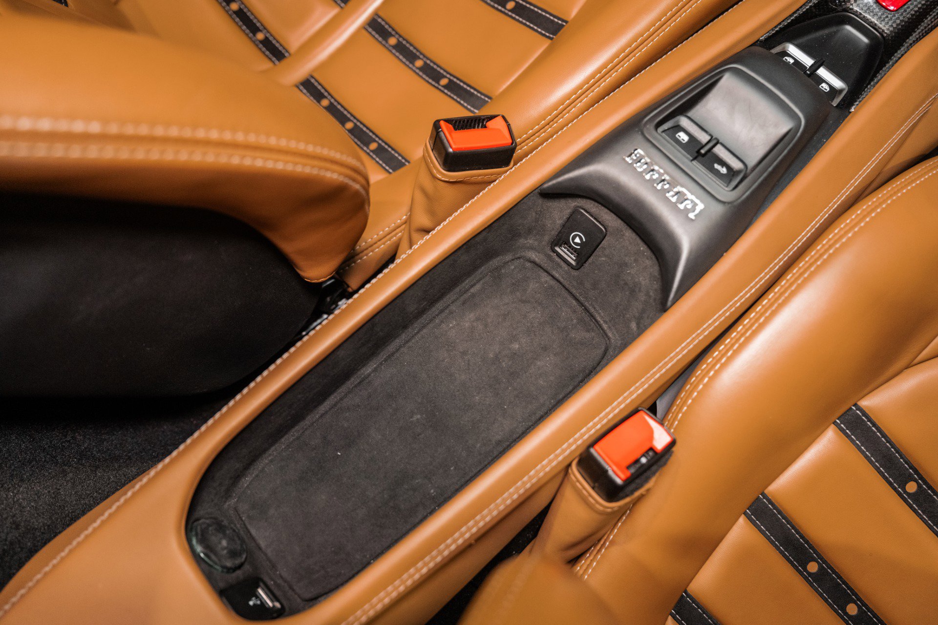 Used 2023 Ferrari F8 Tributo image 42