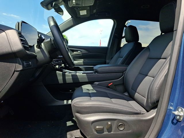 Used 2026 Chevrolet Traverse LT AWD/4WD image 14