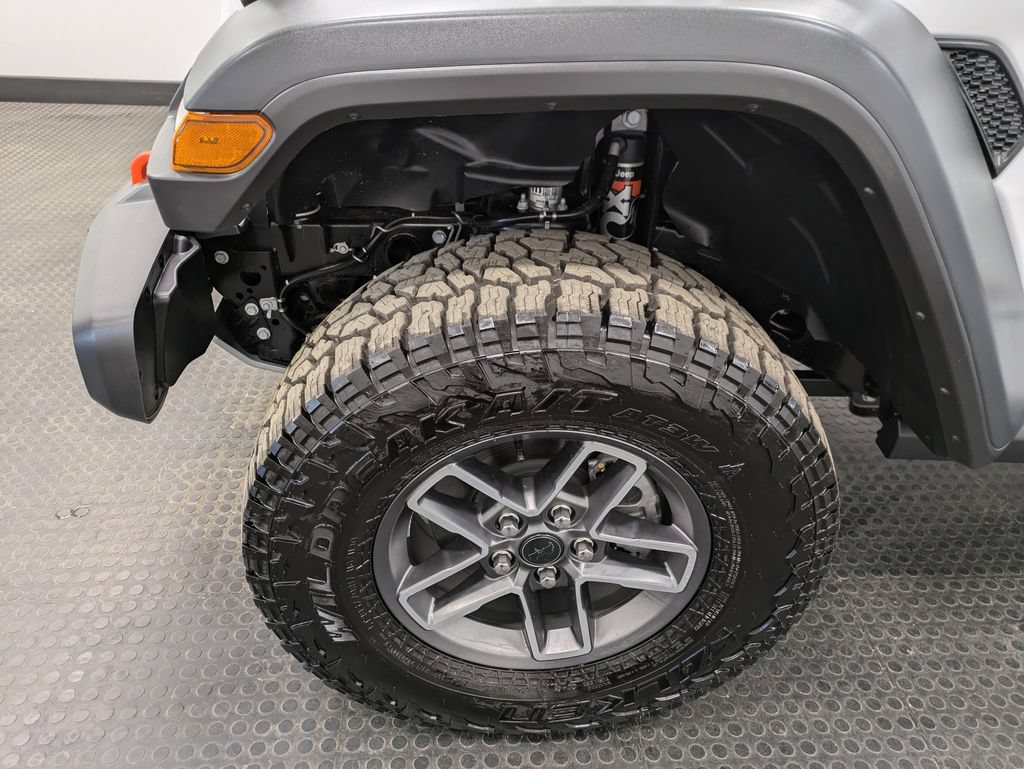 Used 2026 Jeep Gladiator Mojave AWD/4WD image 7