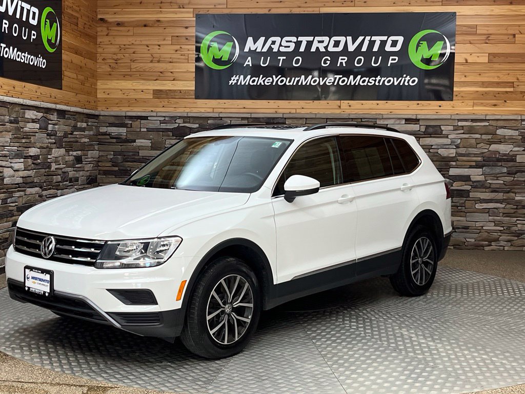 Used 2020 Volkswagen Tiguan SE w/ Panoramic Sunroof Package AWD/4WD image 9