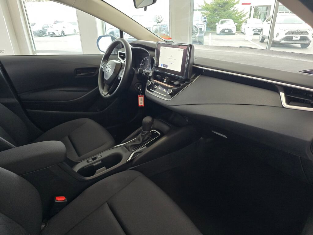 Used 2025 Toyota Corolla LE FWD image 43