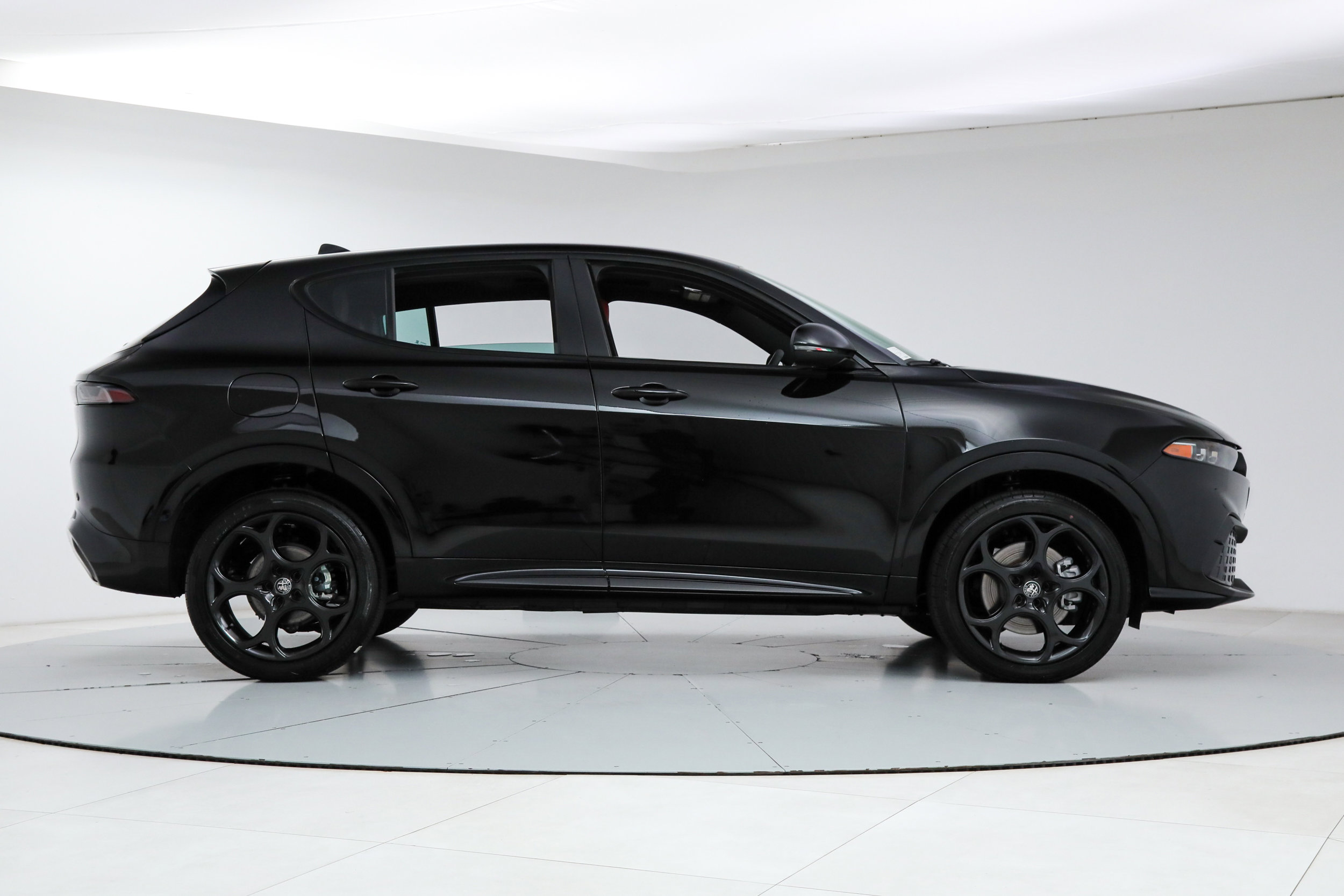 New 2026 Alfa Romeo Tonale Sprint w/ Red Premium Package image 6