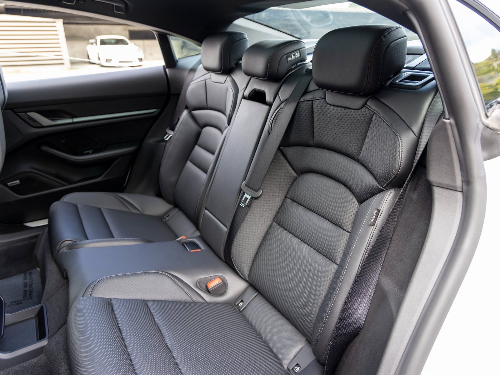 New 2025 Porsche Taycan image 39