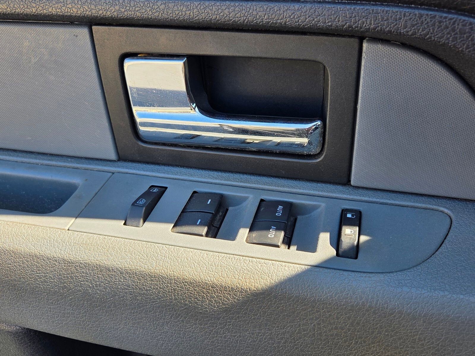 Used 2013 Ford F150 XLT w/ Luxury Equipment Group image 29