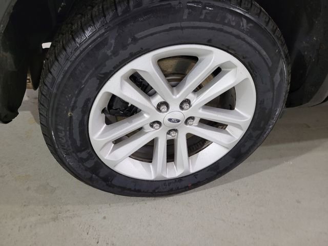 Used 2015 Ford Explorer XLT w/ Equipment Group 201A image 26