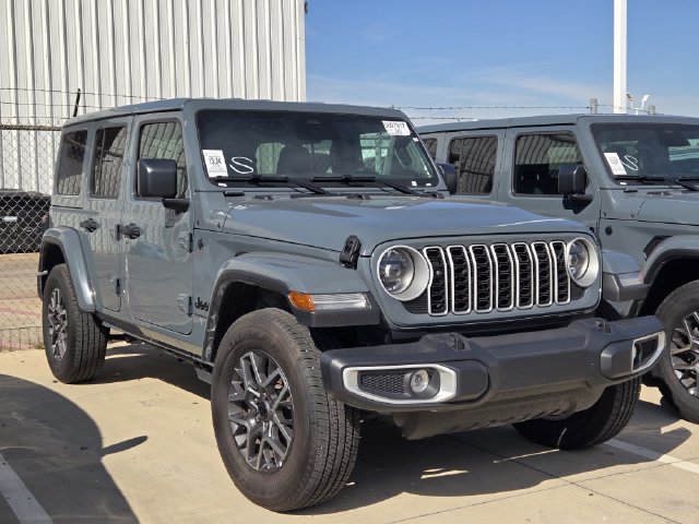 Certified 2026 Jeep Wrangler Unlimited Sahara AWD/4WD image 1